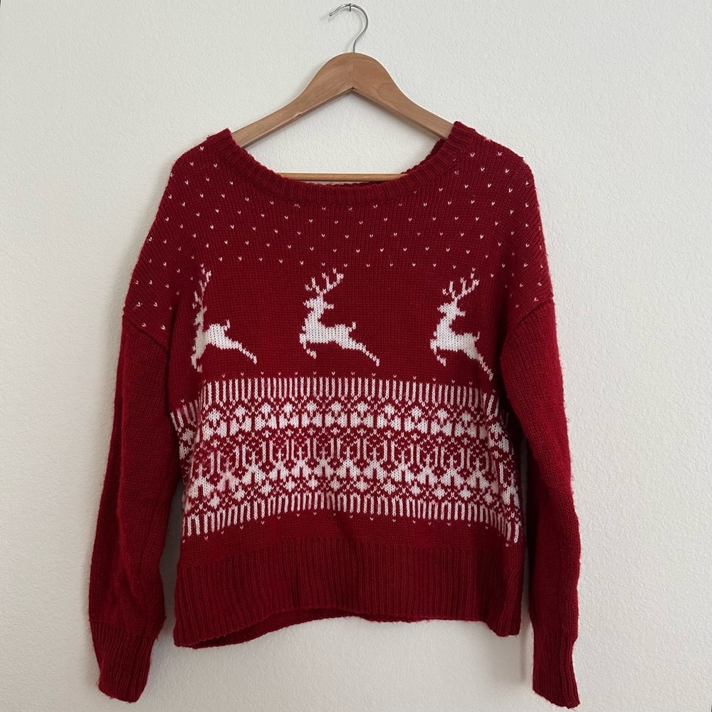 ❤️🩹 Red Reindeer Christmas Sweater +FREE GIFT!